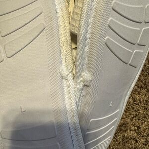 Bed Bath & Beyond Cream Textured Slippers